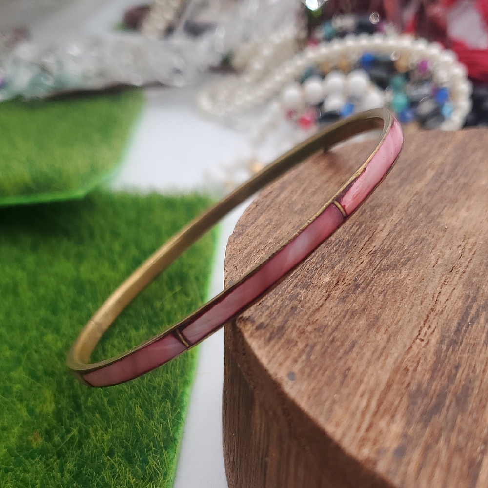 Pink Mother Of Pearl Lustrous Bangle Vintage B3030